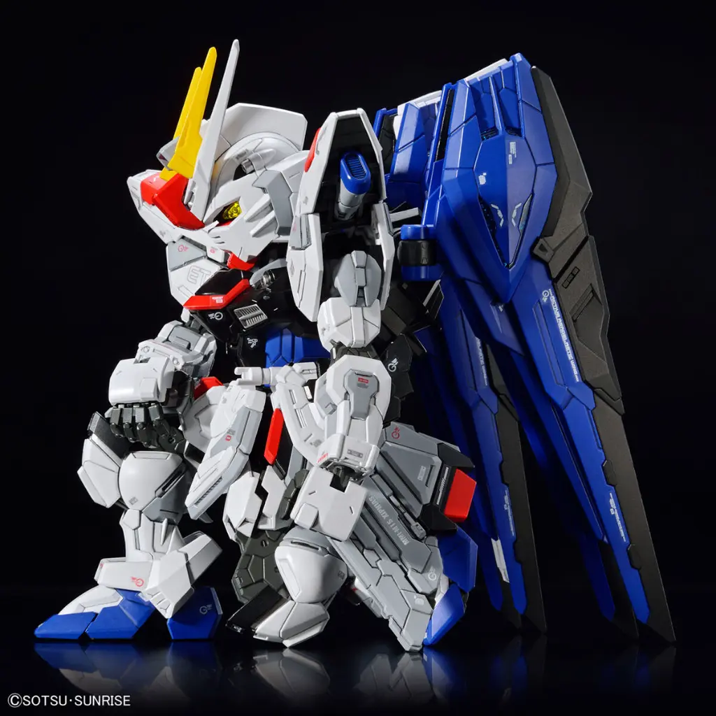 Mô hình lắp ráp MASTER GRADE SD FREEDOM GUNDAM