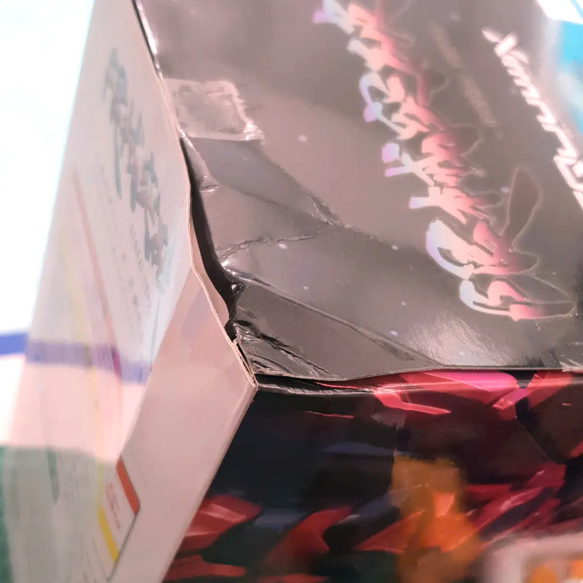 Hộp móp- bên trong bình thường