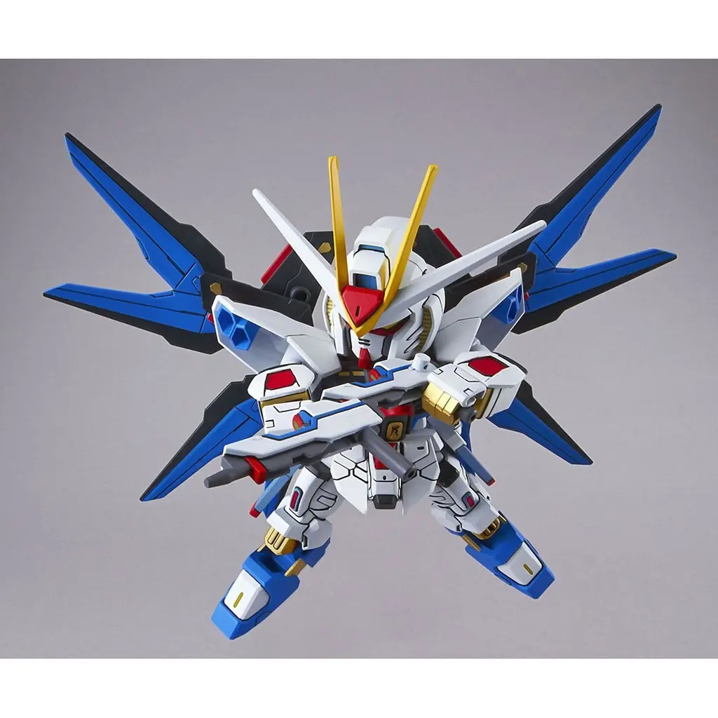 Mô hình lắp ráp SD GUNDAM EX-STANDARD STRIKE FREEDOM GUNDAM