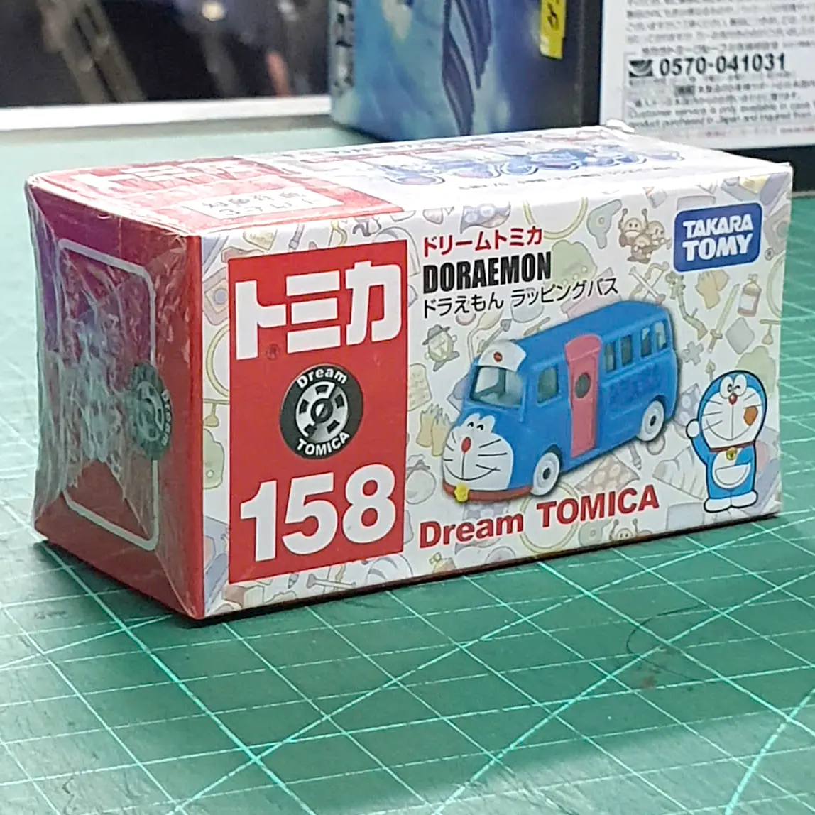 Xe mô hình TOMICA  DT No.158 Doraemon Wrapping Bus